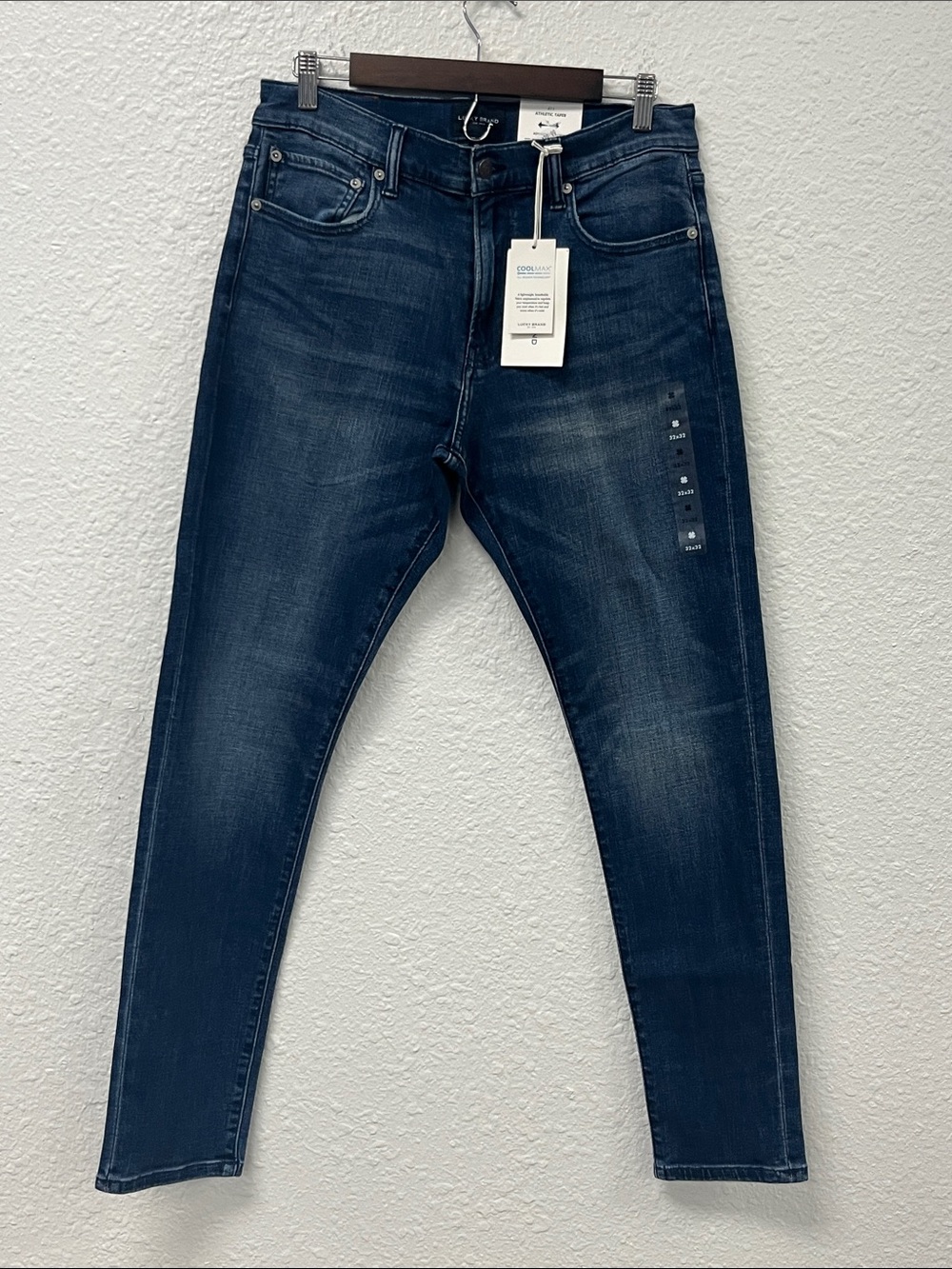 Lucky Brand Men's 411 Athletic Fit Cool Max Jeans 32x32
#1299